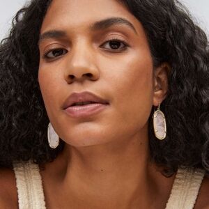 Kendra Scott Elle Gold Drop Earrings in Rose Quartz